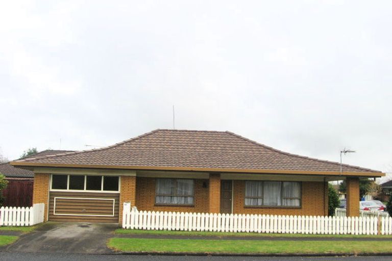 Photo of property in 2/5 King Edward Avenue, Papakura, 2110