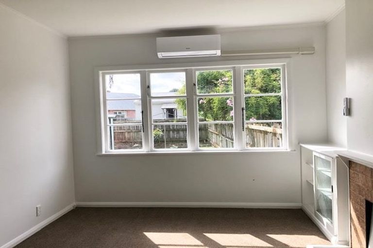 Photo of property in 271 Riverside Drive, Waterloo, Lower Hutt, 5011