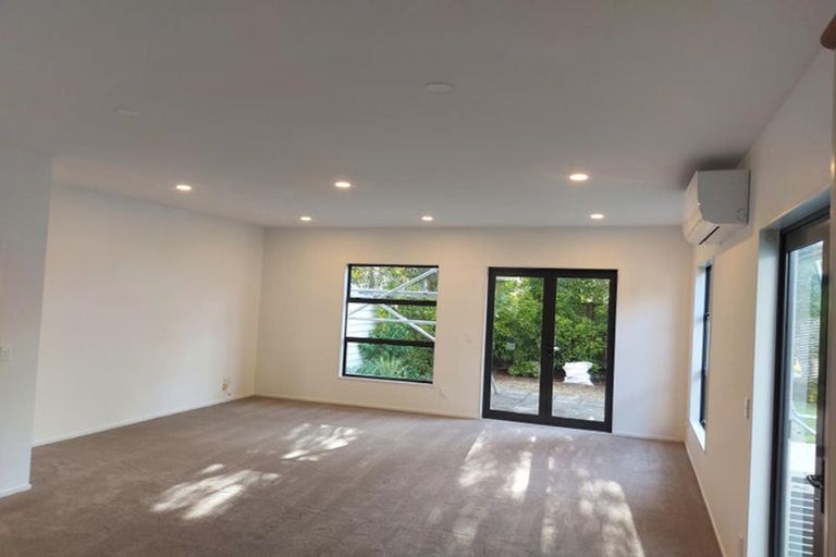 Photo of property in 4/40 Scarlet Oak Drive, Schnapper Rock, Auckland, 0632