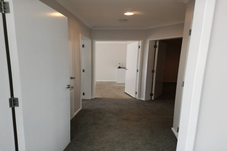 Photo of property in Miramar Villas, 3u5 Byron Street, Miramar, Wellington, 6022