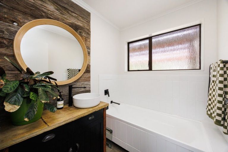 Photo of property in 38 Russell Street, Foxton, 4814