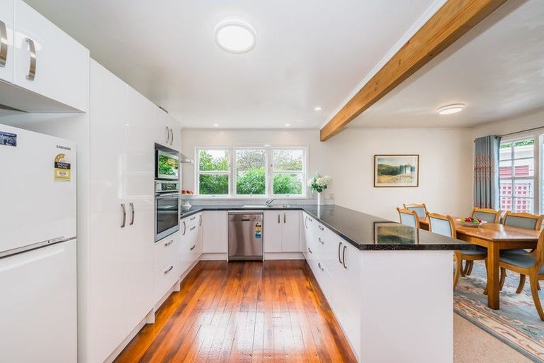 Photo of property in 1 Sunshine Avenue, Paraparaumu, 5032