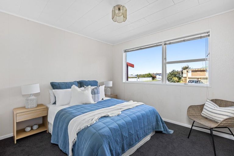 Photo of property in 35 Fairway Avenue, Red Beach, 0932