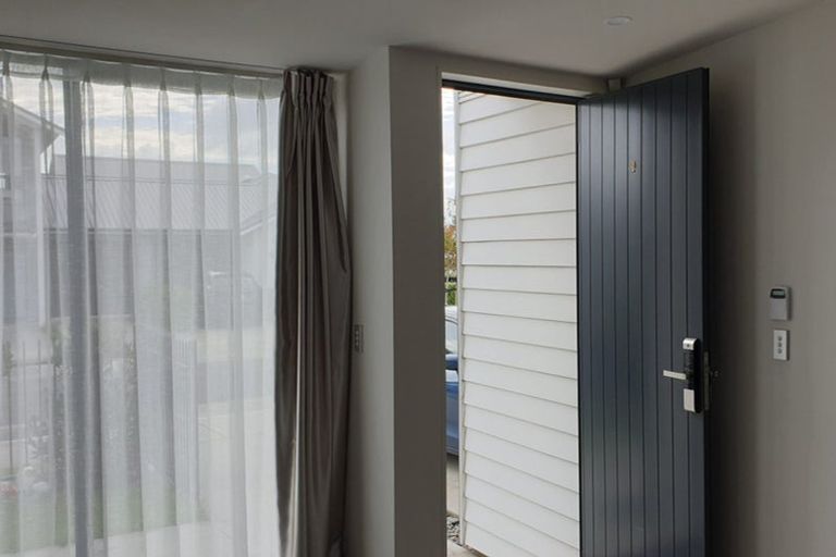 Photo of property in 17 Hoiho Road, Pukekohe, 2120