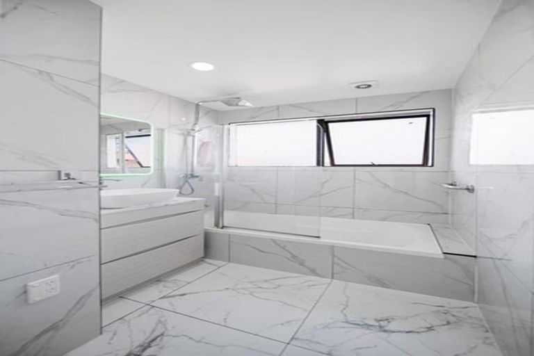 Photo of property in 4 Molesworth Place, Mangere, Auckland, 2022