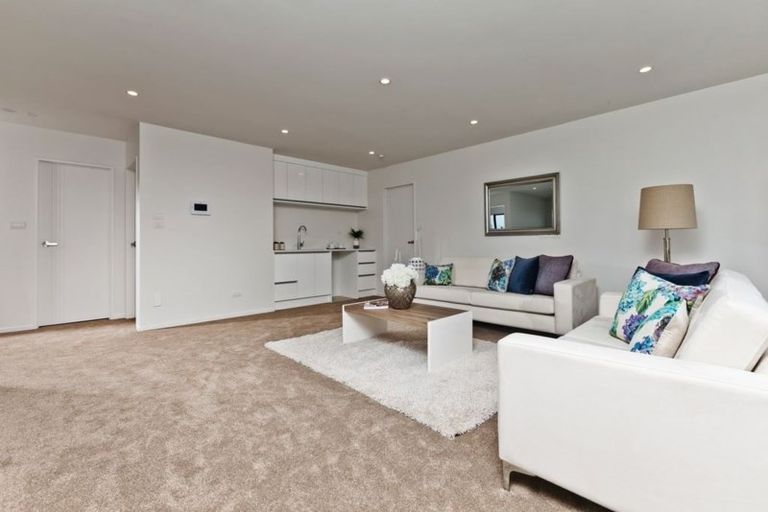 Photo of property in 18 Spyglass Street, Red Beach, 0932