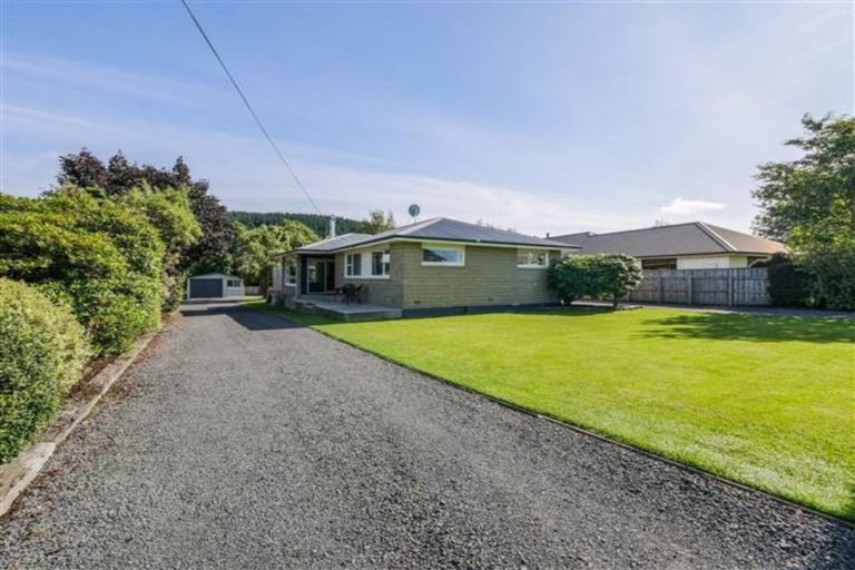 Photo of property in 30 Skerries Street, Outram, 9019