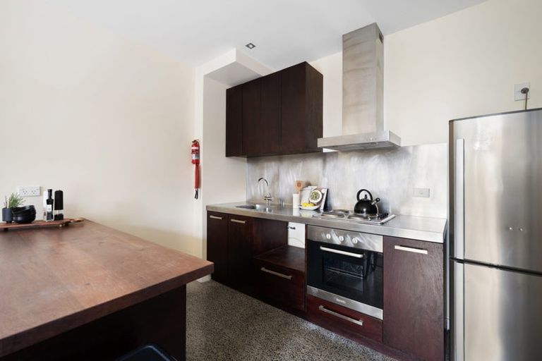 Photo of property in 59u7 Mortimer Terrace, Brooklyn, Wellington, 6021