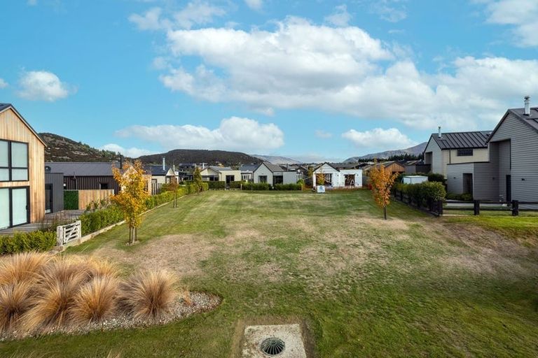 Photo of property in 32 Obelisk Street, Wanaka, 9305