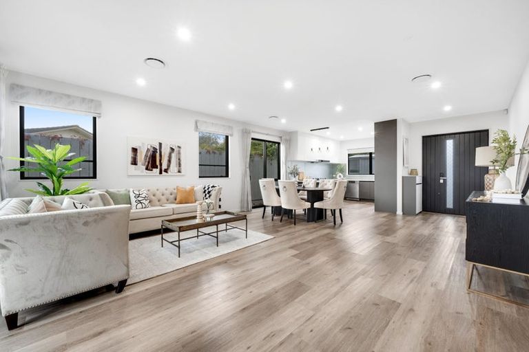 Photo of property in 74a Walworth Avenue, Pakuranga Heights, Auckland, 2010