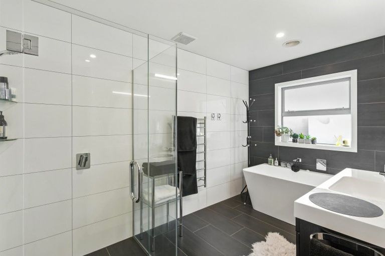 Photo of property in 22 Taranui Way, Paraparaumu Beach, Paraparaumu, 5032