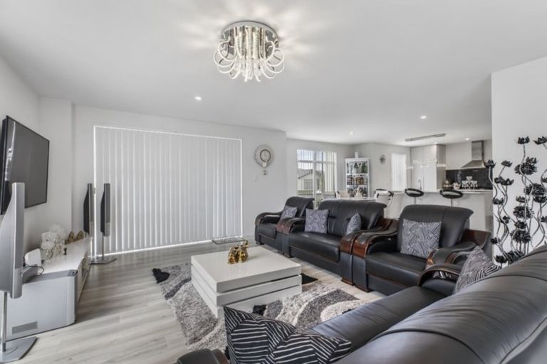 Photo of property in 26 Rere Close, Takanini, 2112