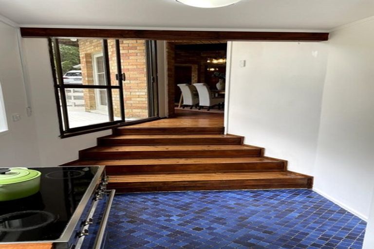 Photo of property in 7a Tinopai Road, Titirangi, Auckland, 0604