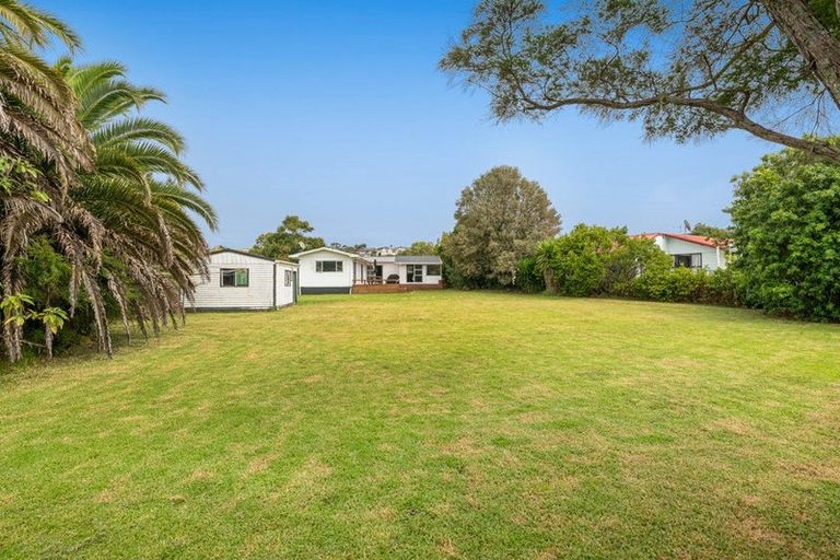 Photo of property in 50 Awaroa Road, Helensville, 0800