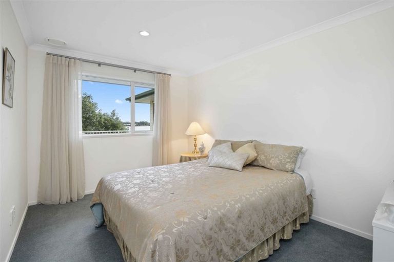 Photo of property in 114g Sandspit Road, Waiuku, 2123