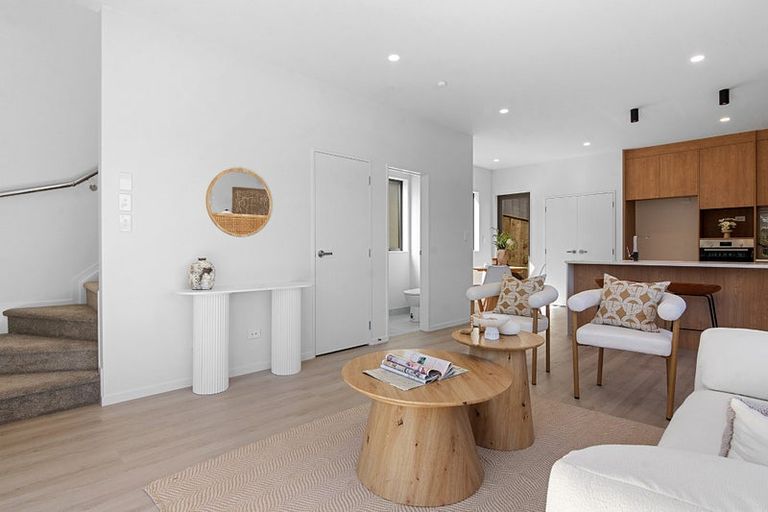Photo of property in 11 Glenfinn Place, Massey, Auckland, 0614