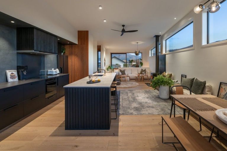 Photo of property in 17 Kapuka Lane, Wanaka, 9305