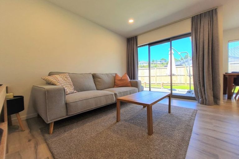 Photo of property in 117 Karepiro Drive, Stanmore Bay, Whangaparaoa, 0932