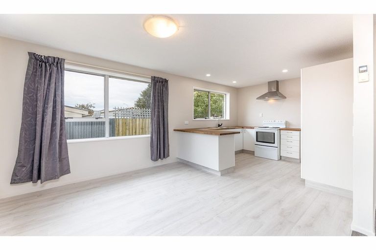 Photo of property in 2/126a Inwoods Close, Parklands, Christchurch, 8083