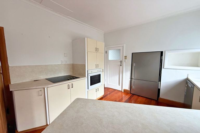 Photo of property in 11 Taranaki Street, Saint Johns Hill, Whanganui, 4501