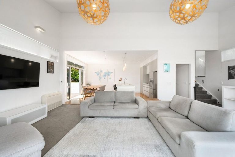 Photo of property in 4 Kastos Way, Strathmore Park, Wellington, 6022