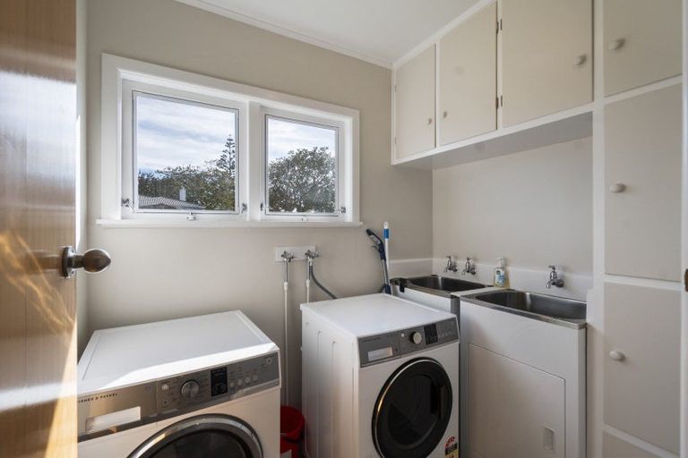 Photo of property in 18 Tararua Terrace, Cloverlea, Palmerston North, 4412