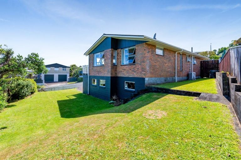 Photo of property in 16 Darwin Crescent, Spotswood, New Plymouth, 4310
