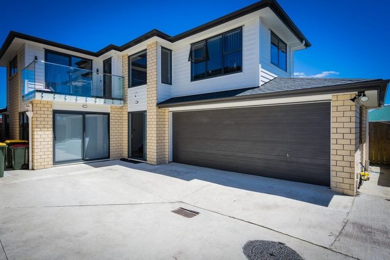 Photo of property in 501c Massey Road, Mangere, Auckland, 2022