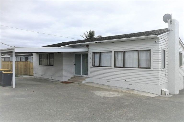 Photo of property in 1/76 College Road, Northcote, Auckland, 0627