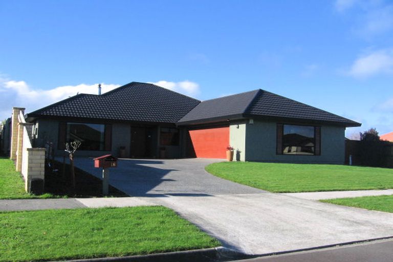 Photo of property in 16 Presidential Drive, Milson, Palmerston North, 4414