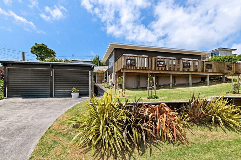 Photo of property in 1 Moera Place, Stanmore Bay, Whangaparaoa, 0932