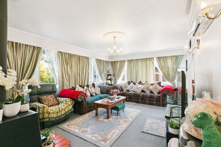 Photo of property in 24 Turriff Crescent, Tawa, Wellington, 5028