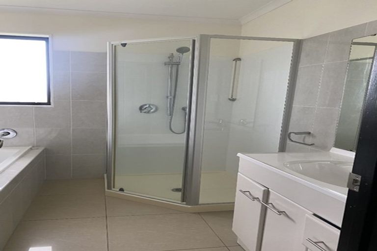 Photo of property in 85 Keri Vista Rise, Papakura, 2110