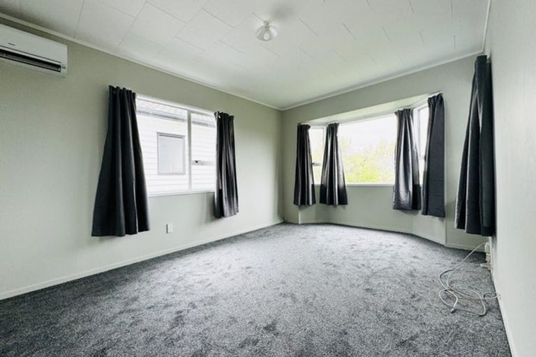 Photo of property in 52 Keegan Drive, Massey, Auckland, 0614