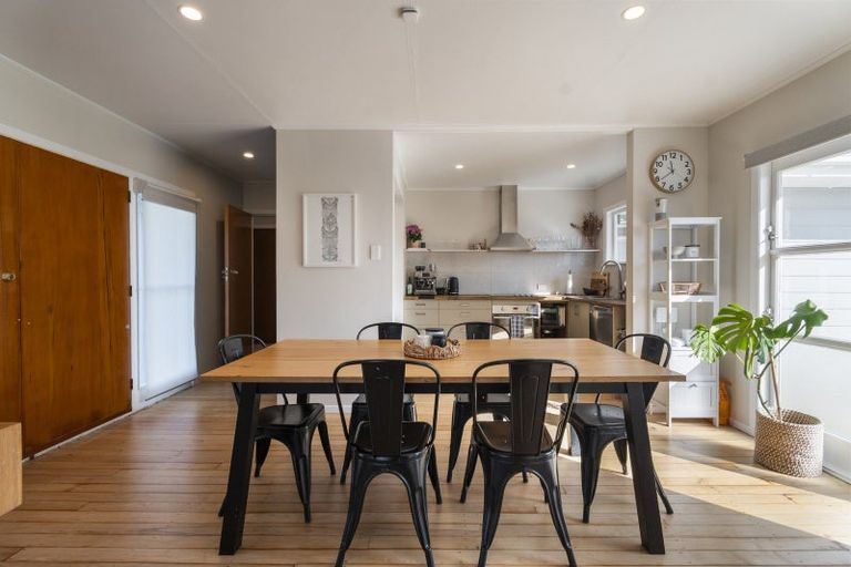 Photo of property in 18 Tararua Terrace, Cloverlea, Palmerston North, 4412
