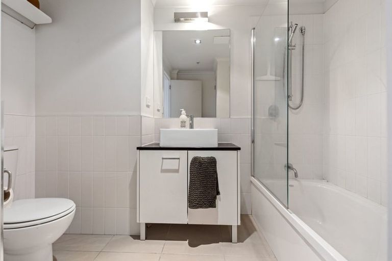 Photo of property in 310/332 Maunganui Road, Mount Maunganui, 3116