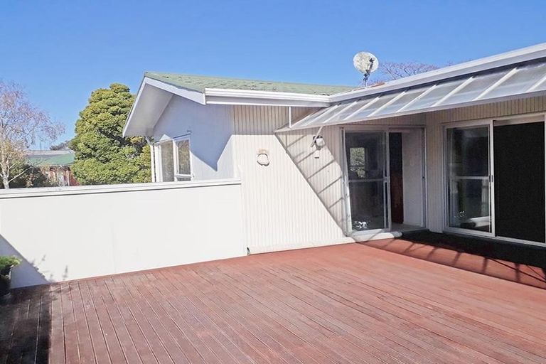 Photo of property in 10 Terrylyn Drive, Hillcrest, Auckland, 0627