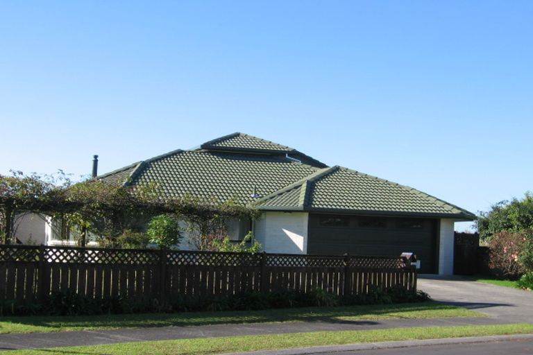 Photo of property in 7 Nickell Place, Orewa, 0931