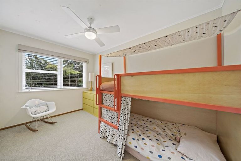 Photo of property in 10 Taioma Crescent, Te Atatu Peninsula, Auckland, 0610