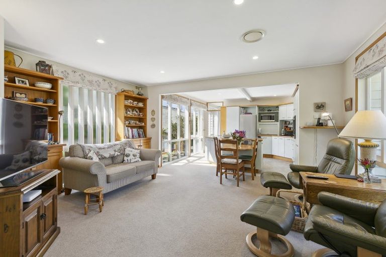 Photo of property in 8 Simla Crescent, Khandallah, Wellington, 6035