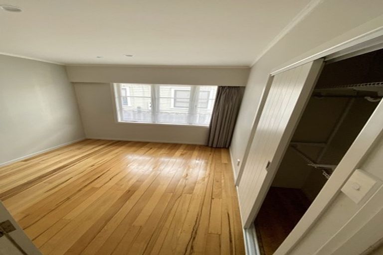 Photo of property in 69 Neil Avenue, Te Atatu Peninsula, Auckland, 0610