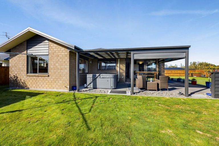 Photo of property in 12 Nikau Place, Hawera, 4610