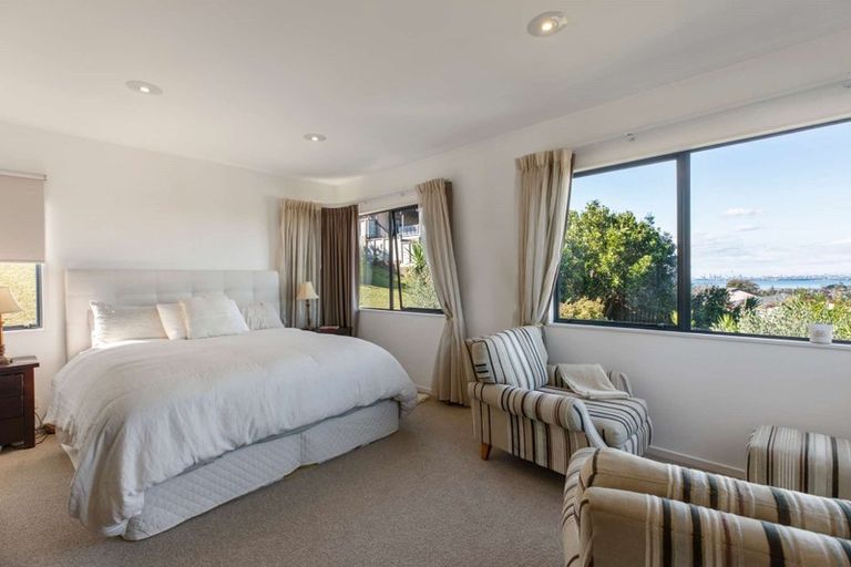 Photo of property in 22a Van Dyke Place, West Harbour, Auckland, 0618
