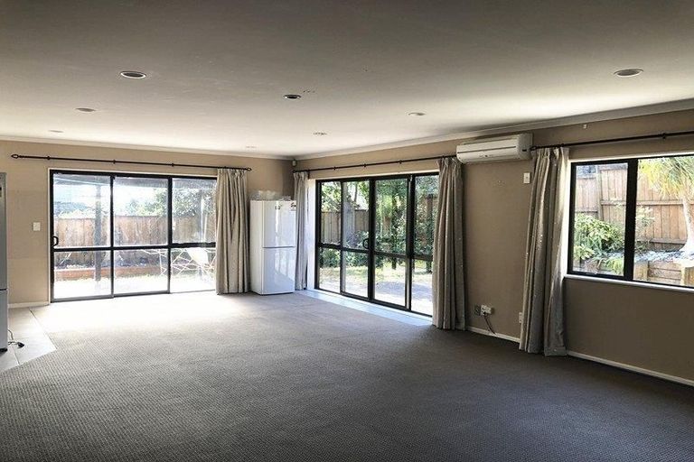 Photo of property in 4 Drumston Place, Flat Bush, Auckland, 2019