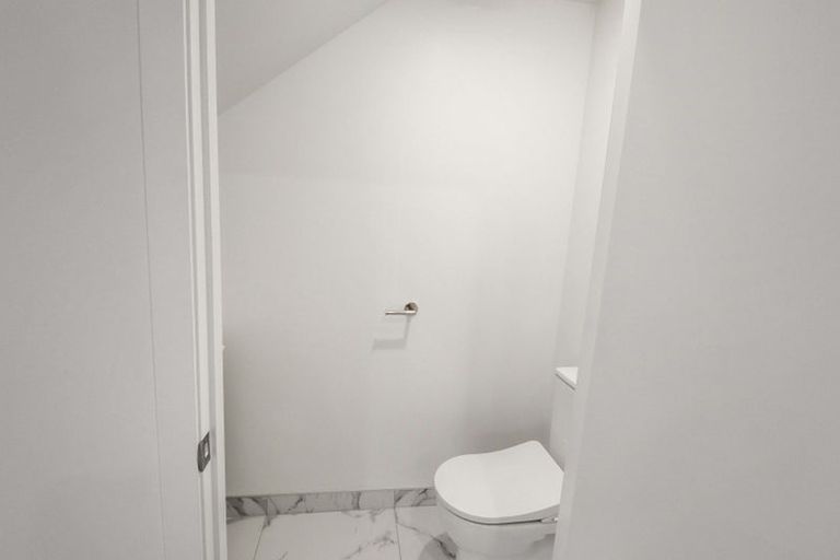 Photo of property in 1/4 Collingwood Street, Waterloo, Lower Hutt, 5011