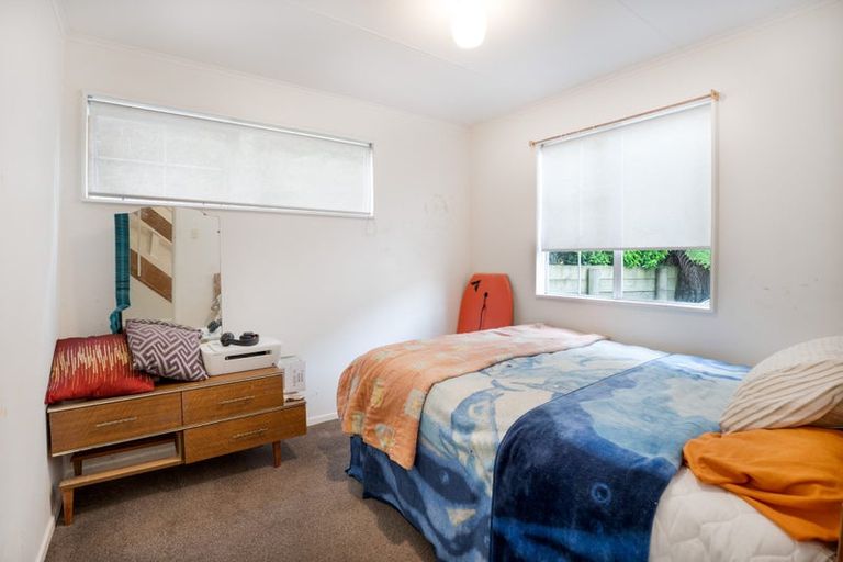 Photo of property in 6 Cyril Way, Paparangi, Wellington, 6037