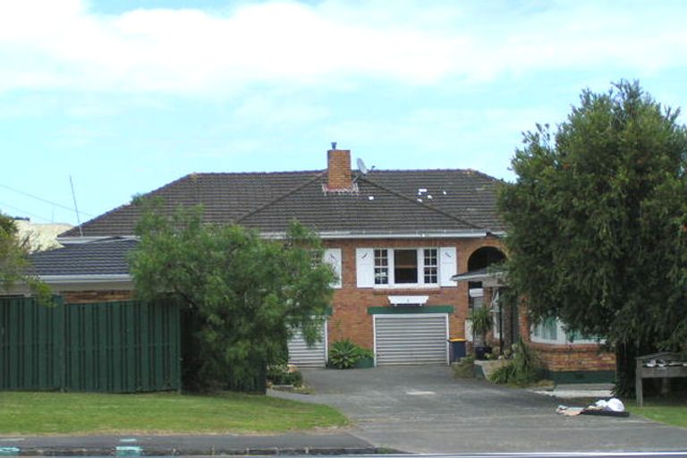 Photo of property in 3/289 Lake Road, Hauraki, Auckland, 0622
