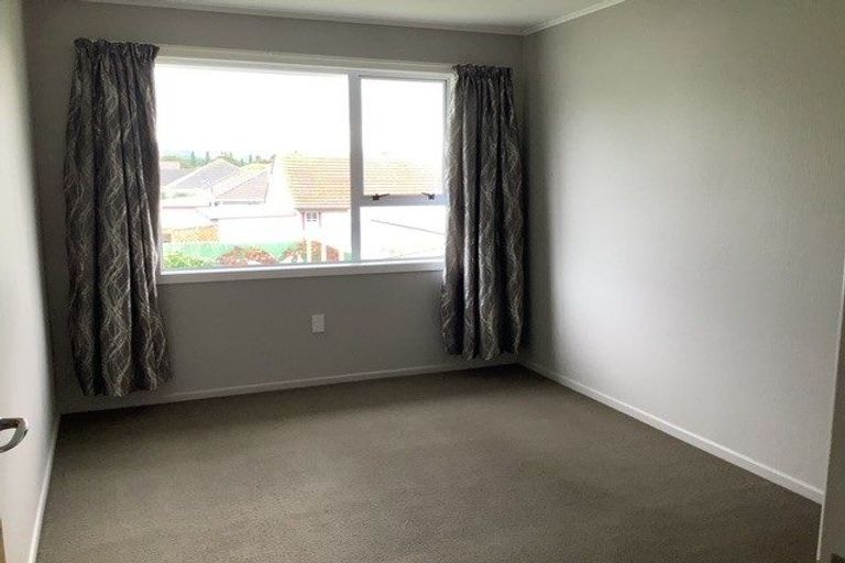 Photo of property in 9/10 Trevethick Grove, Woburn, Lower Hutt, 5010