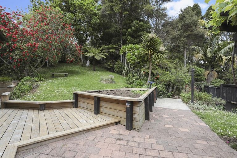Photo of property in 5 Jays Road, Titirangi, Auckland, 0604