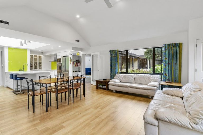 Photo of property in 14 Waikare Street, Karori, Wellington, 6012